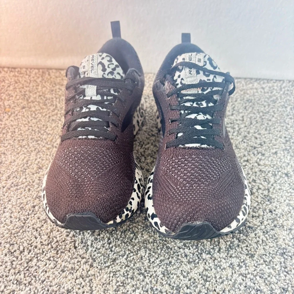 Brooks Revel 5 Womens Running Shoes Sneakers Black Leopard Print walking size 9